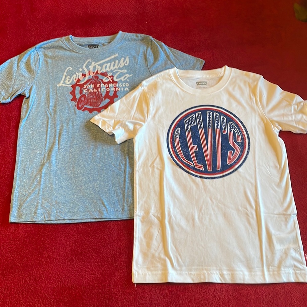 NWOT Levi’s Youth Medium T-shirts